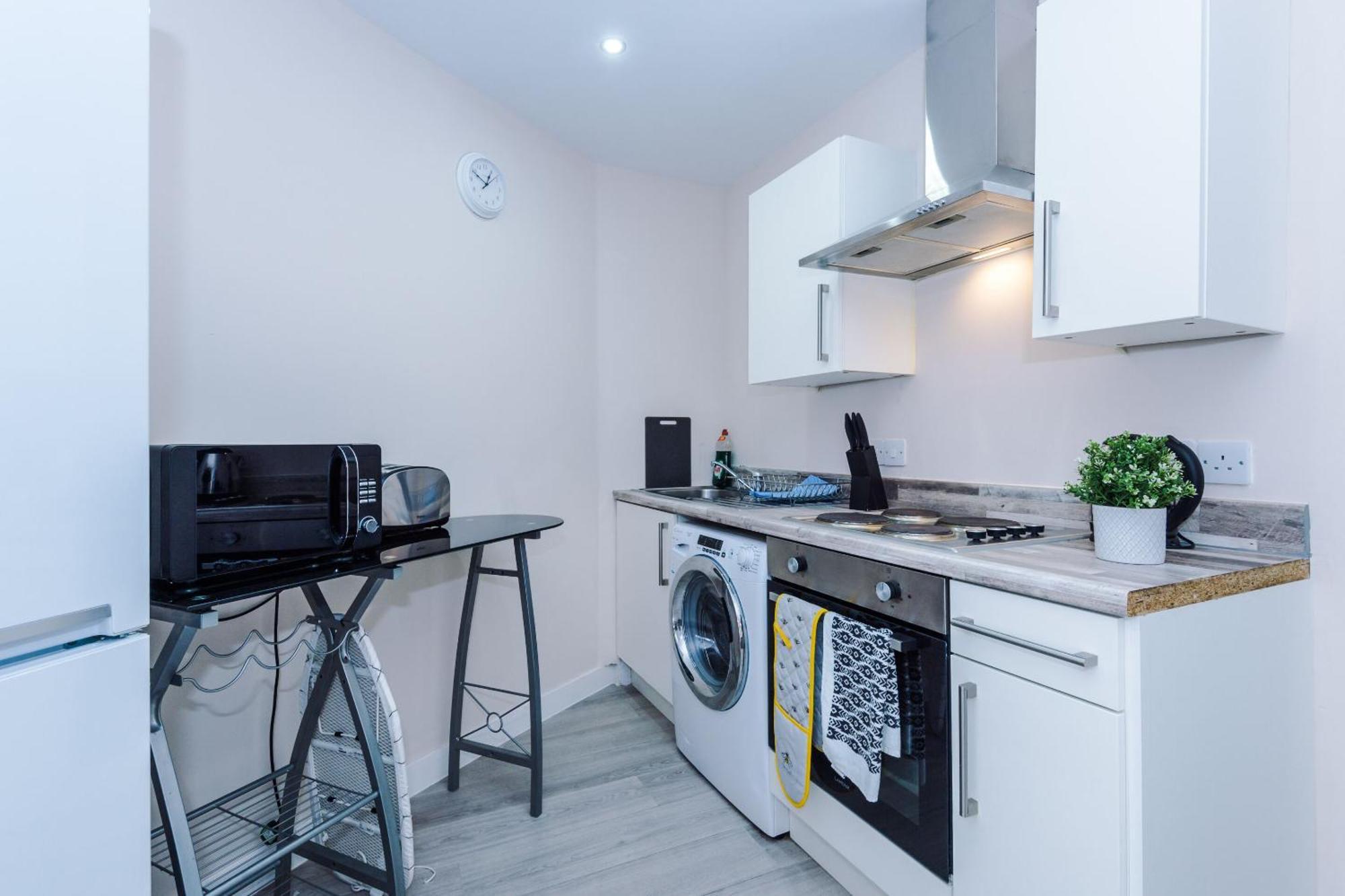 Opp Liverpool - Perfect For Contractors And Travellers, Big Savings Booking 4 Nights Or More! Leilighet Rom bilde